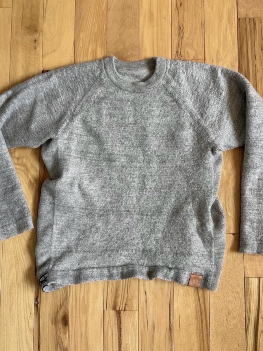 PAKA Royal Alpaca Women's Gray Crewneck Sweater